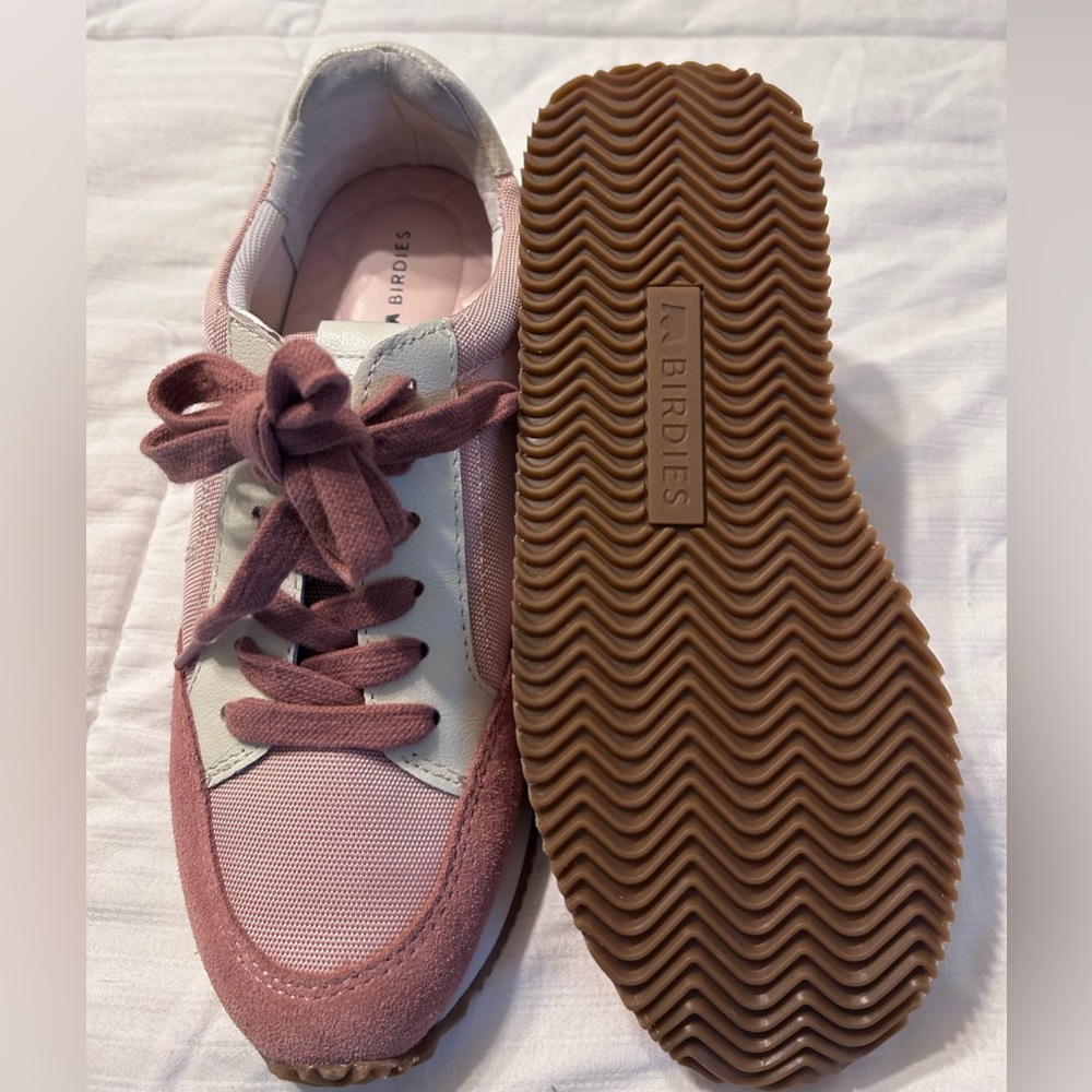 Women’s Birdies size 5 NWT pink two-tone running shoes